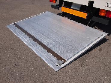 三菱ふそう ファイター ウイング車 中型 PA-FK64F 年式 H19 [写真12]