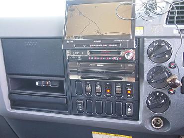 三菱ふそう ファイター ウイング車 中型 PA-FK64F 年式 H19 [写真17]