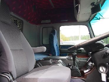 いすゞ ギガ ウイング車 大型 PJ-CYL51V5 年式 H17 [写真11]