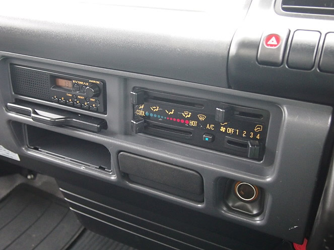 いすゞ エルフ バン車 小型 PA-NPR81N 年式 H18[写真12]