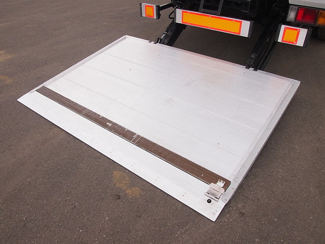 いすゞ エルフ バン車 小型 PA-NPR81N 年式 H18[写真10]