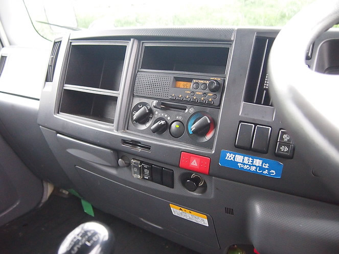 いすゞ エルフ バン車 小型 BKG-NMR85AN 年式 H19[写真13]