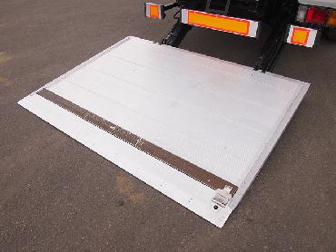 いすゞ エルフ バン車 小型 PA-NPR81N 年式 H18 [写真10]