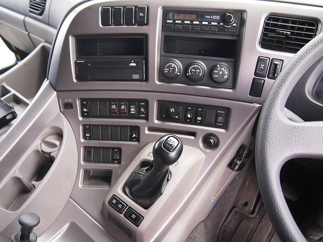 UDトラックス クオン ウイング車 大型 PKG-CG4ZA 年式 H19[写真07]