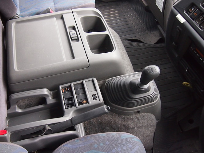 いすゞ フォワード ウイング車 中型 PA-FRR34L4 年式 H16[写真13]