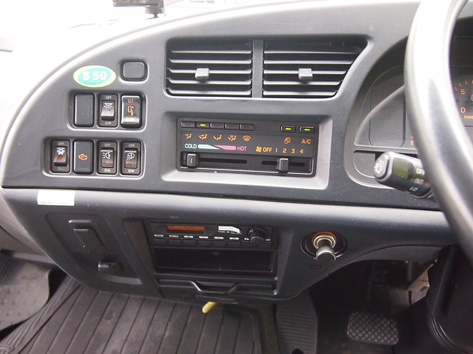 いすゞ フォワード ウイング車 中型 PA-FRR34L4 年式 H16[写真14]