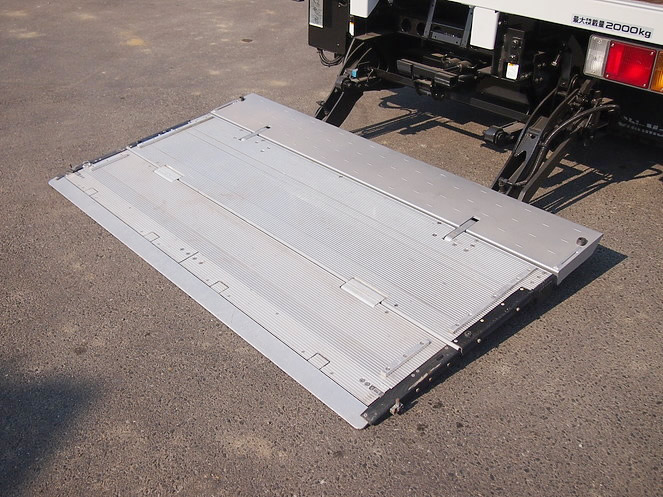 いすゞ エルフ バン車 小型 PB-NPR81AN 年式 H19[写真09]