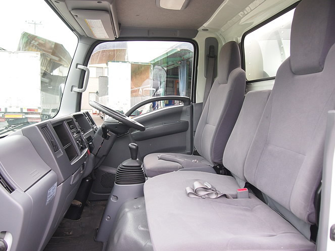 いすゞ エルフ バン車 小型 BKG-NMR85AN 年式 H23[写真19]