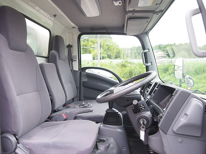 いすゞ エルフ バン車 小型 BKG-NMR85AN 年式 H23[写真16]