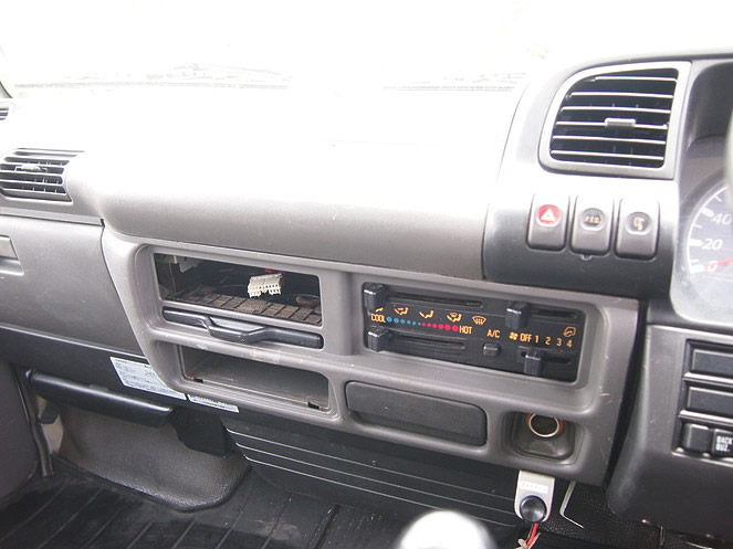 いすゞ エルフ パッカー 小型 KR-NKR81LV 年式 H16[写真20]