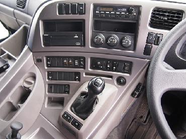 UDトラックス クオン ウイング車 大型 PKG-CG4ZA 年式 H19 [写真07]