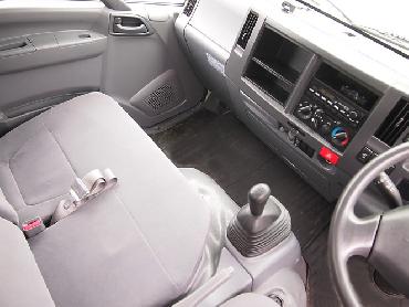 いすゞ エルフ バン車 小型 BKG-NMR85AN 年式 H23 [写真17]