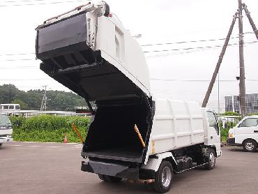 いすゞ エルフ パッカー 小型 KR-NKR81LV 年式 H16 [写真05]