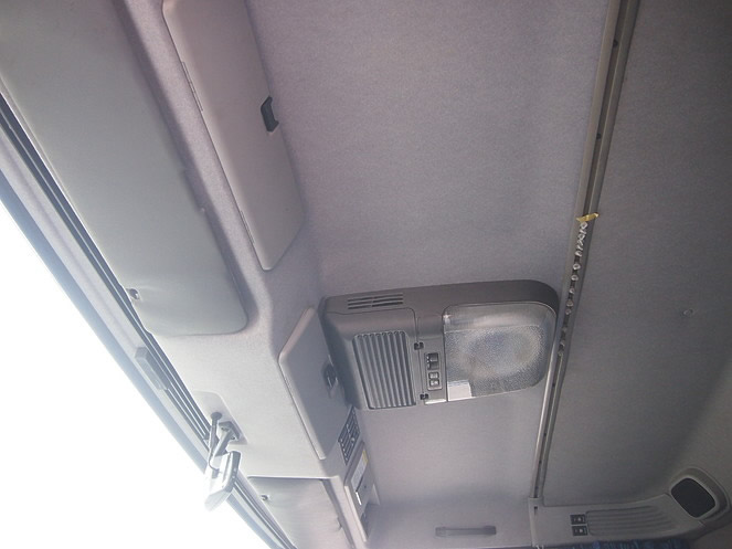 いすゞ ギガ 冷凍ウイング 大型 PJ-CYY51V5 年式 H16[写真23]