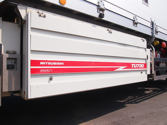 いすゞ ギガ 冷凍ウイング 大型 PJ-CYY51V5 年式 H16[写真11]