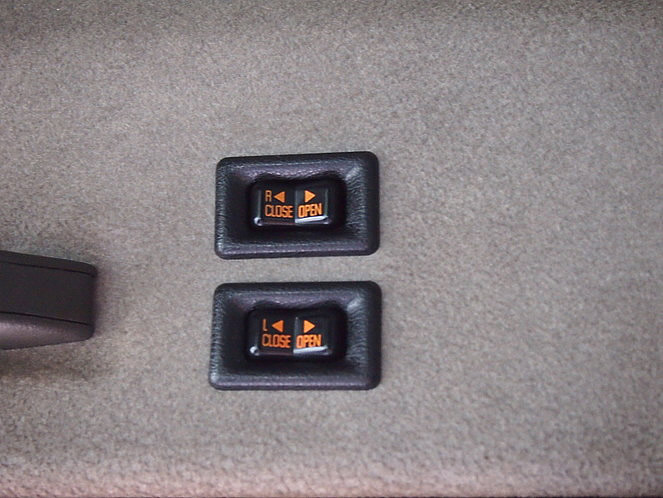 いすゞ  冷凍ウイング 大型 PDG-CYL52V8 年式 H21[写真27]