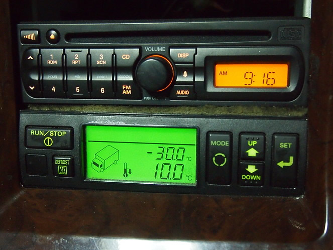 いすゞ  冷凍ウイング 大型 PDG-CYL52V8 年式 H21[写真21]