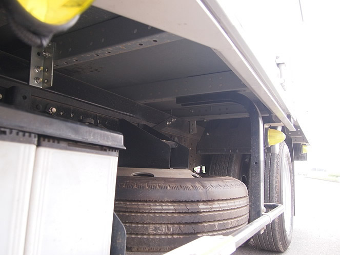 いすゞ エルフ バン車 小型 BKG-NMR85AN 年式 H23[写真30]