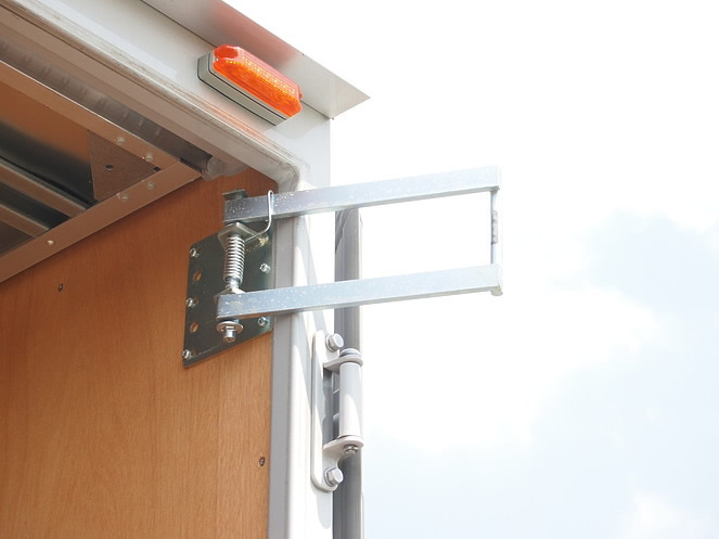 いすゞ エルフ バン車 小型 BKG-NMR85AN 年式 H23[写真12]