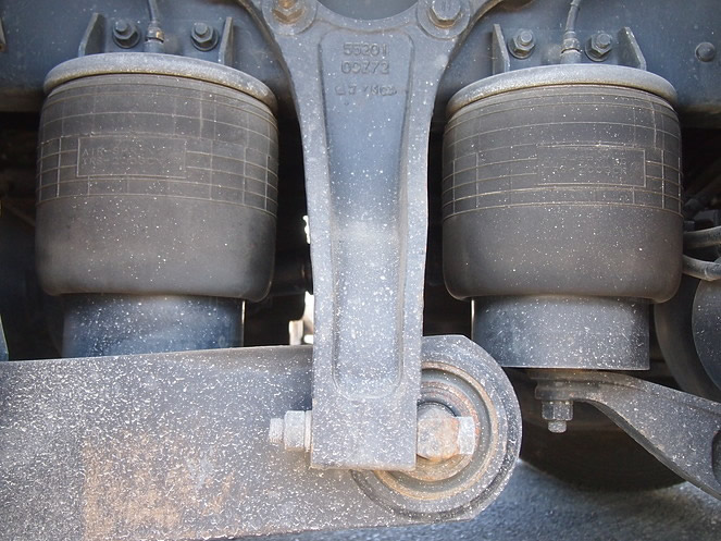 UDトラックス クオン ウイング車 大型 PKG-CG4ZA 年式 H19[写真38]