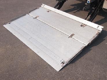 日野 レンジャー 冷凍バン 中型 BDG-FD8JLWA 年式 H20 [写真09]