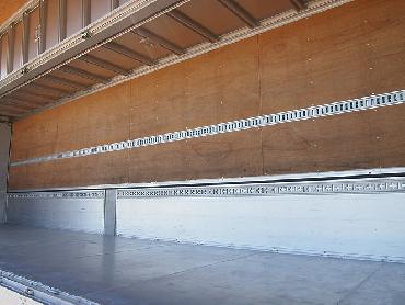 UDトラックス クオン ウイング車 大型 PKG-CG4ZA 年式 H19 [写真15]