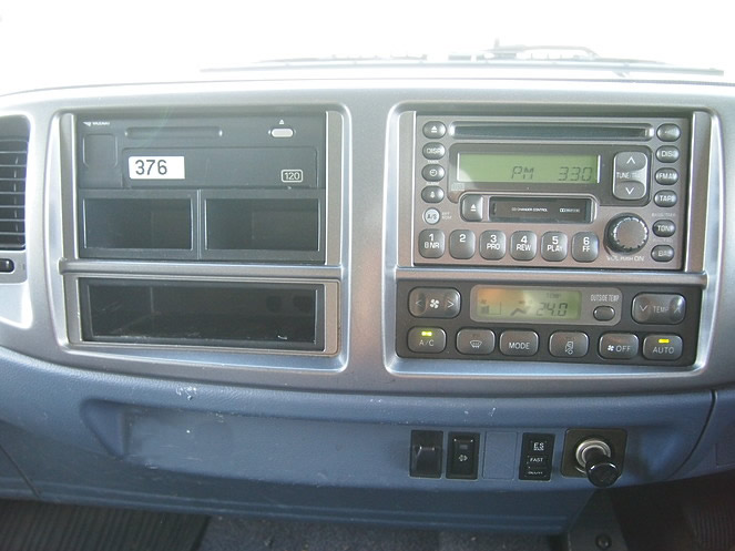 日野 レンジャー 平ボディ 中型 BDG-FD8JLWG 年式 H19[写真24]