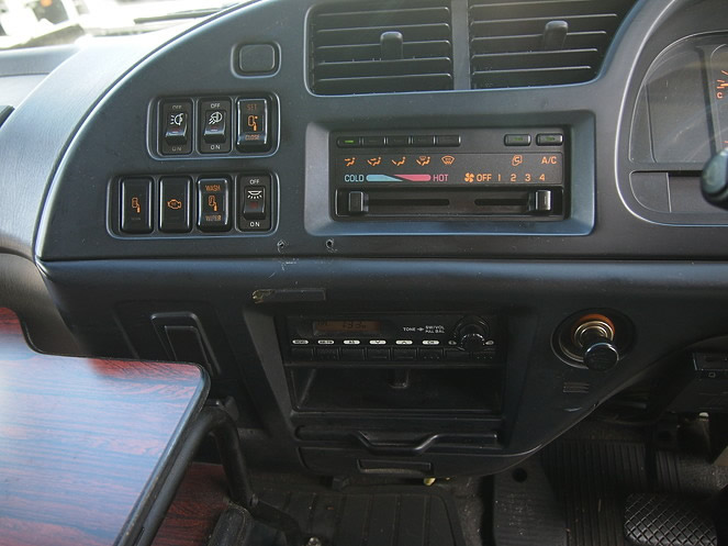 いすゞ フォワード ウイング車 中型 PA-FRR34L4 年式 H18[写真20]