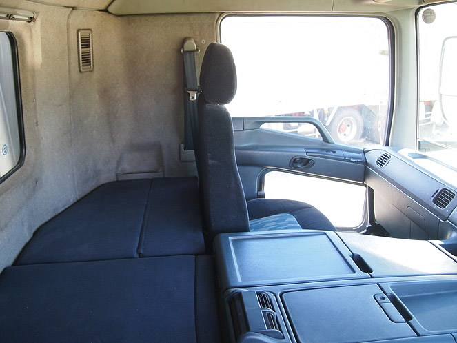 三菱ふそう スーパーグレート ウイング車 大型 KL-FU54JUZ 年式 H14[写真25]