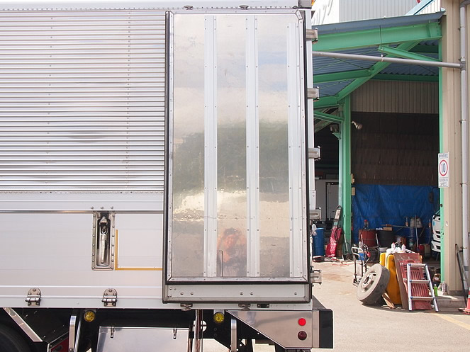 いすゞ フォワード 冷凍ウイング 中型 KK-FRR35L4 年式 H15[写真12]