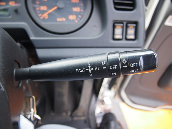 いすゞ フォワード 冷凍ウイング 中型 KK-FRR35L4 年式 H15[写真34]