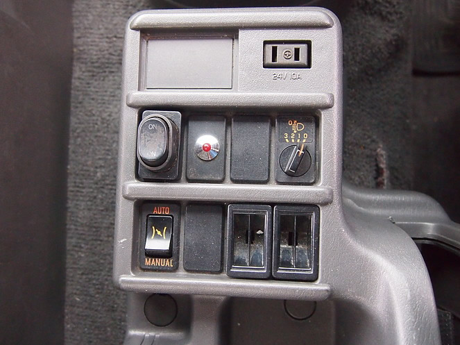 いすゞ フォワード 冷凍バン 中型 PA-FRR34L4 年式 H18[写真28]