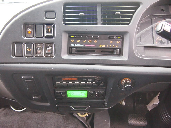 いすゞ フォワード 冷凍バン 中型 PA-FRR34L4 年式 H18[写真21]