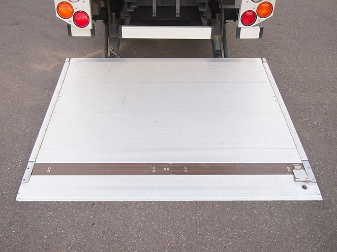 いすゞ エルフ バン車 小型 BKG-NMR85AN 年式 H20[写真13]