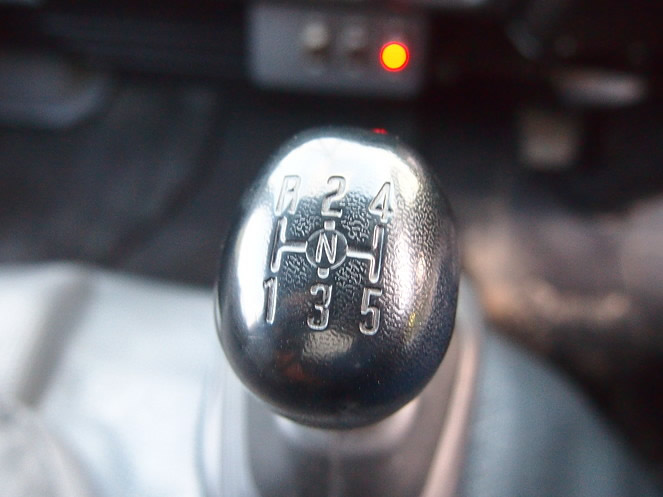 いすゞ エルフ ウイング車 小型 PB-NKR81AN 年式 H17[写真24]