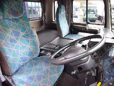 日野  平ボディ 大型 KL-FS1KZHA 年式 H15 [写真14]