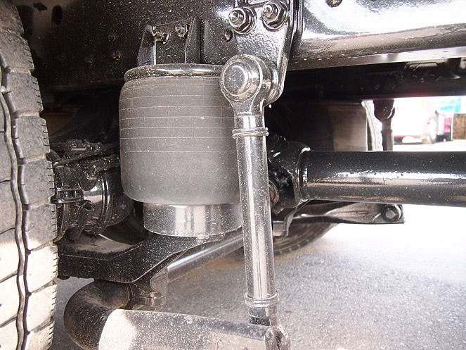 三菱ふそう スーパーグレート 平ボディ 大型 PJ-FU54JUZ 年式 H17[写真38]