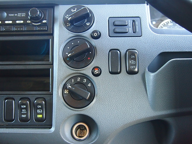 三菱ふそう ファイター 平ボディ 中型 PDG-FK61F 年式 H19[写真24]