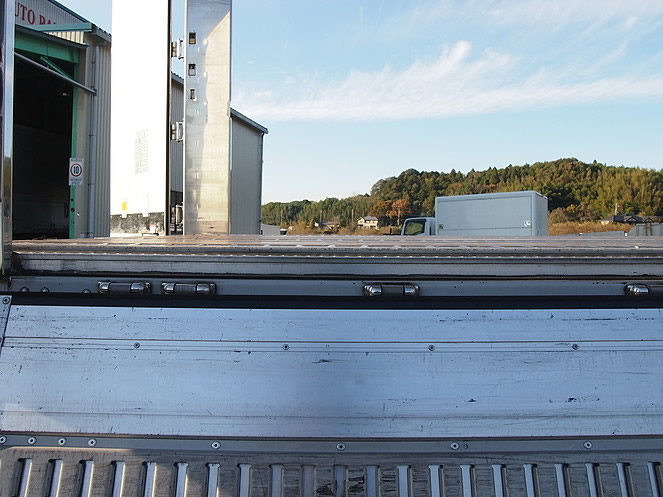 UDトラックス クオン ウイング車 大型 PKG-CD4ZA 年式 H19[写真16]