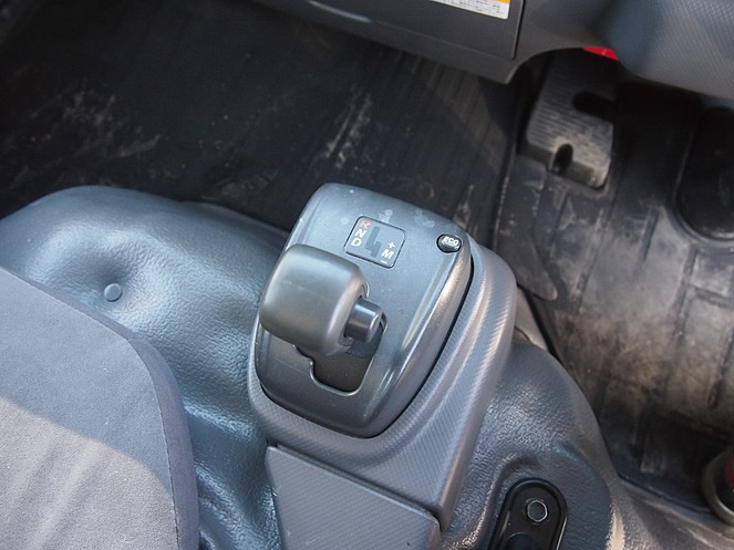 いすゞ エルフ バン車 小型 BDG-NMR85AN 年式 H19[写真19]