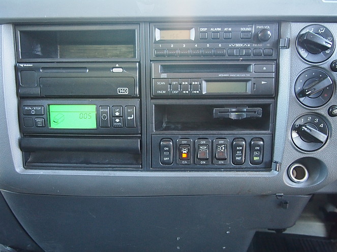 三菱ふそう ファイター 冷凍ウイング 中型 PA-FK61F 年式 H18[写真17]