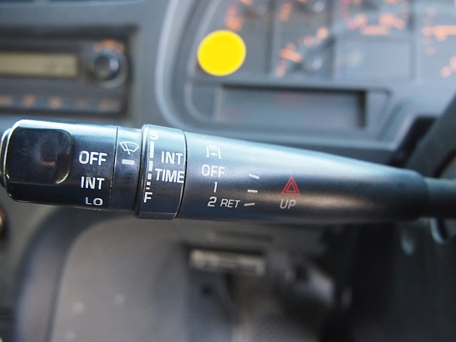 いすゞ ギガ 平ボディ 大型 PJ-CYJ51W5 年式 H16[写真24]