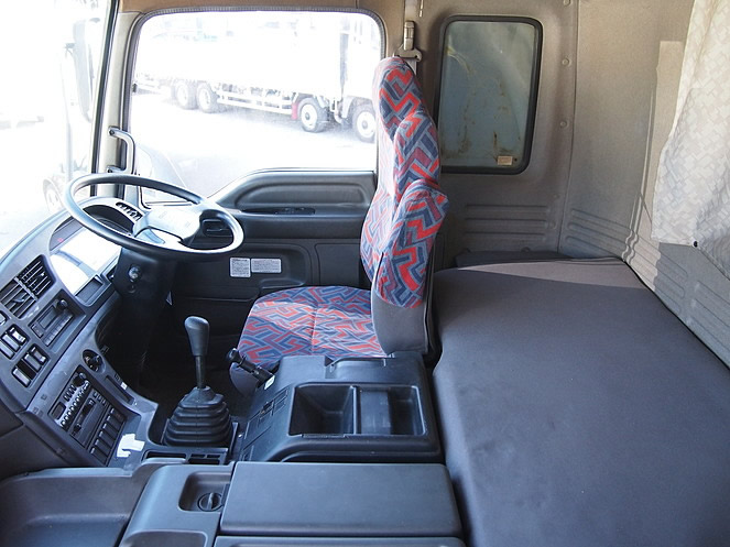 いすゞ ギガ 平ボディ 大型 PJ-CYJ51W5 年式 H16[写真15]