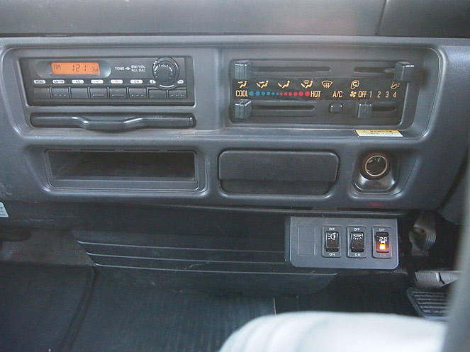 いすゞ エルフ ウイング車 小型 PB-NPR81AN 年式 H19[写真06]