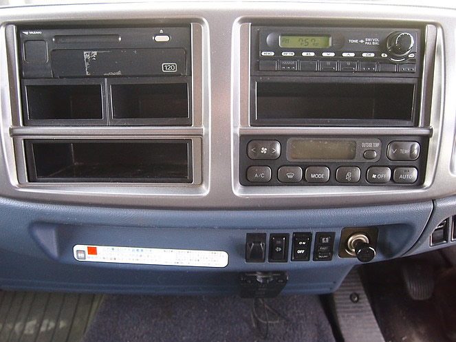 日野 レンジャー ウイング車 中型 BDG-FD8JLWG 年式 H19[写真24]