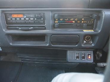 いすゞ エルフ ウイング車 小型 PB-NPR81AN 年式 H19 [写真06]