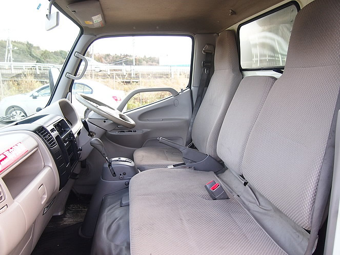 日野 デュトロ バン車 小型 PB-XZU306M 年式 H17[写真18]