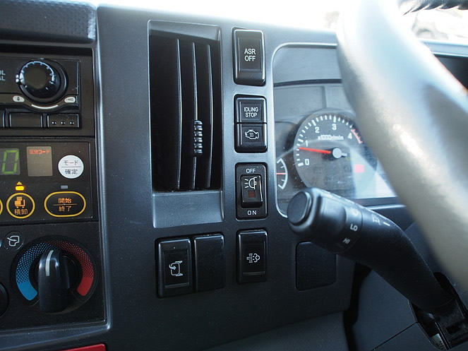 いすゞ エルフ バン車 小型 BKG-NLR85AN 年式 H19[写真23]