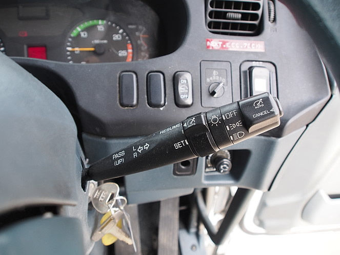 三菱ふそう スーパーグレート ウイング車 大型 KL-FU54JUZ 年式 H16[写真28]