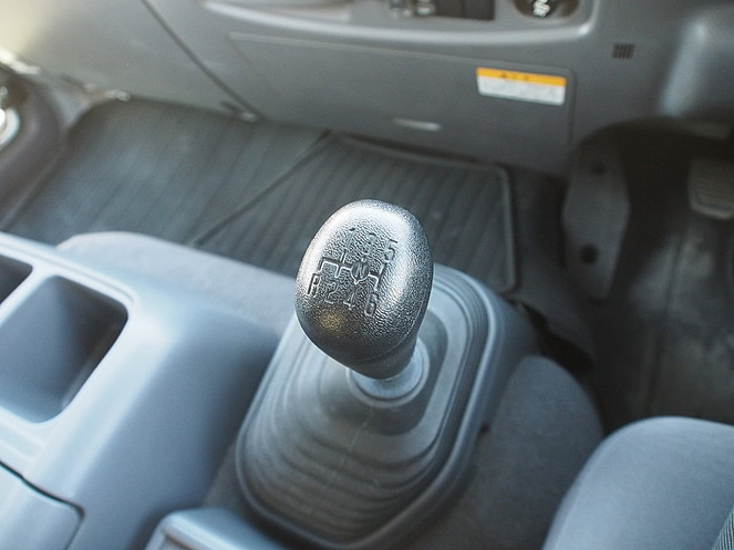 いすゞ フォワード 冷凍バン 中型 PDG-FRR34T2 年式 H20[写真24]